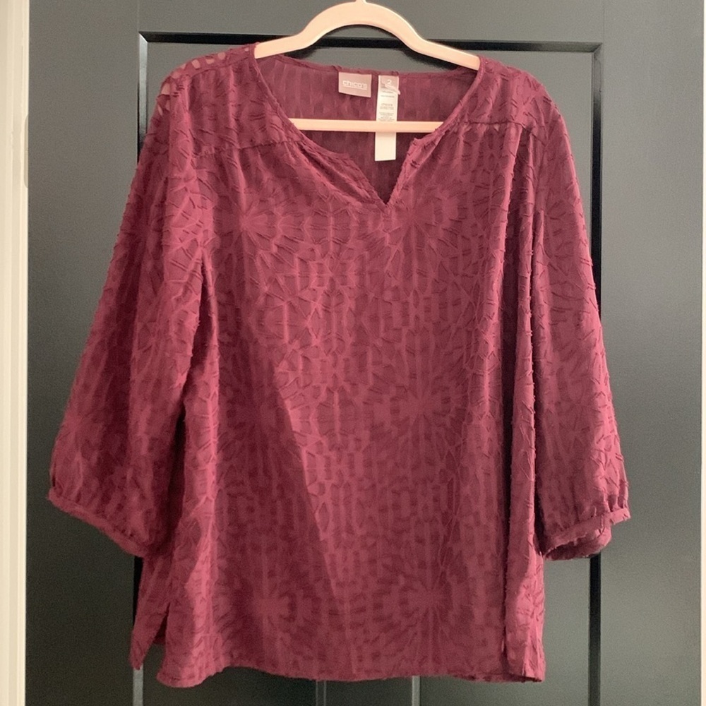 Chicos Sheer Dark Burgundy V-Neck Blouse w/3D Detailing.3/4 Sleeves. Size 2=12